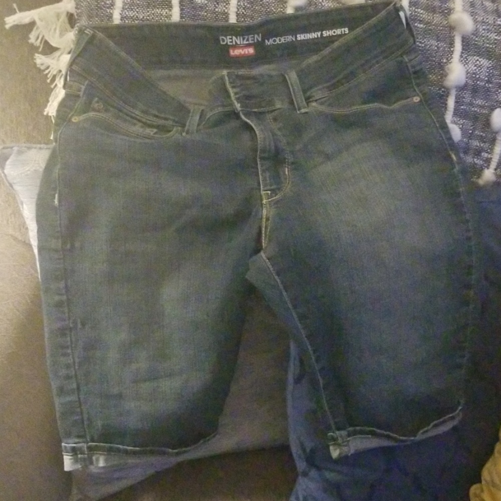 Womens Levi's Bermuda shorts size 14